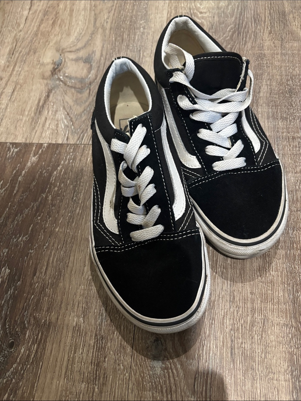 Kids Black and White Skate Sneakers Vans 3.5 youth